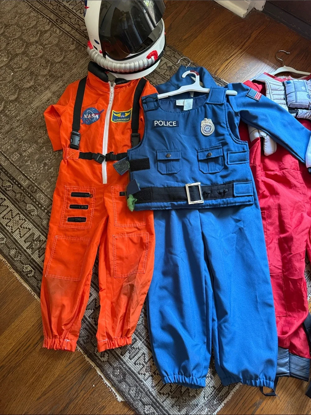 4 kids  Police and Racecar Costume Set - astronaut